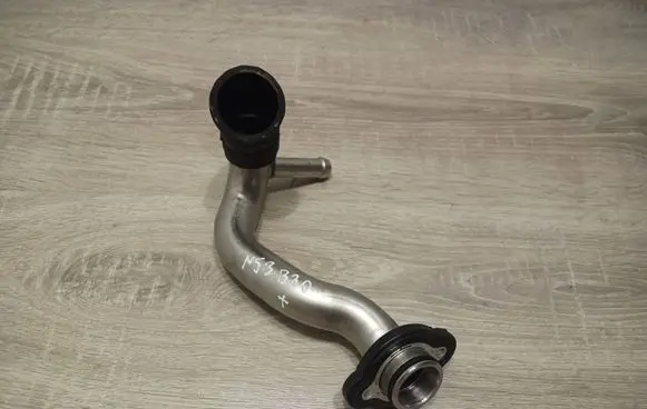 BMW 5 E60 E61 Engine coolant pipe/hose 7516414070