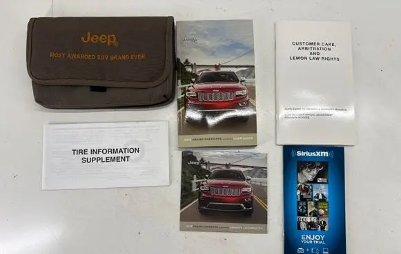 Jeep Grand Cherokee Owners service history hand book 16TIRE226AA 16WK741926AA 16WK741426AA
