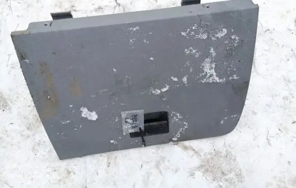 Suzuki SX4 Glove box