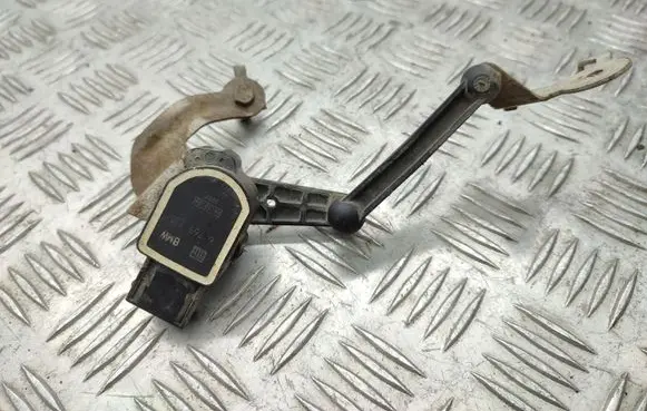 BMW 1 E81 E87 Headlight/headlamp level sensor 6763735