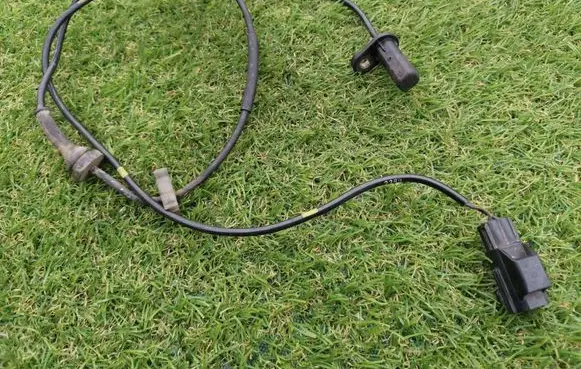 Volvo V70 ABS brake wheel speed sensor 9467580