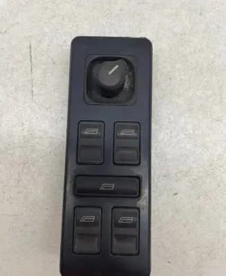 Mercedes-Benz Vito Viano W638 Electric window control switch 0005456713