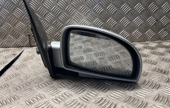 Hyundai Getz Front door electric wing mirror