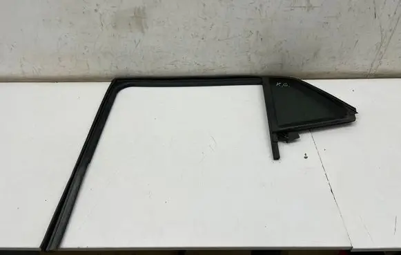 KIA Sportage Rear vent window glass 83530R2010