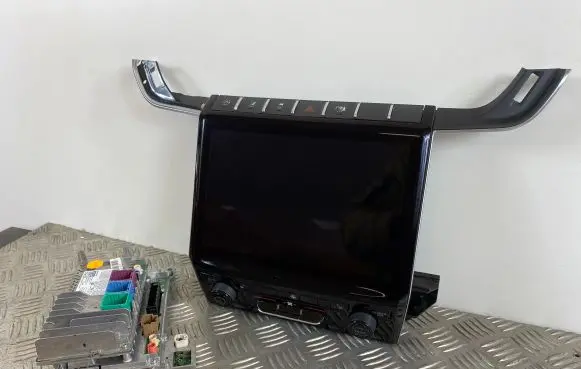 Jeep Grand Cherokee WL Radio/CD/DVD/GPS head unit P68527730AD 68474166AG