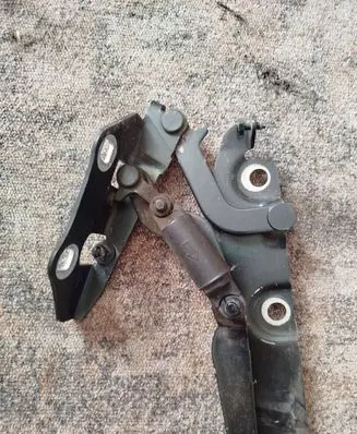 Jaguar XF X250 Tailgate/trunk/boot hinge 8X2342701 HHN