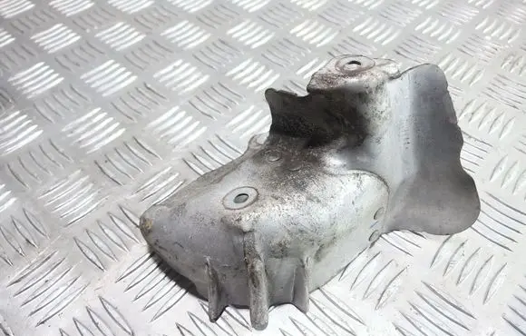 Exhaust heat shield
