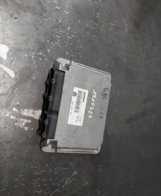 Audi A4 S4 B5 8D Engine control unit/module 3B0907557