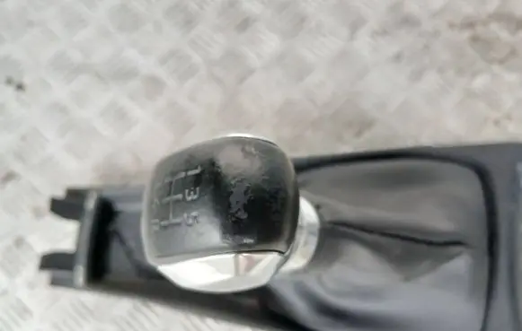Peugeot 2008 I Gear shift cable bracket 