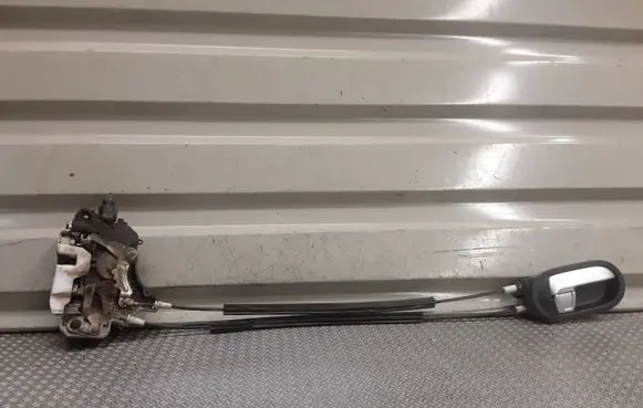 Mitsubishi Colt Front door lock 