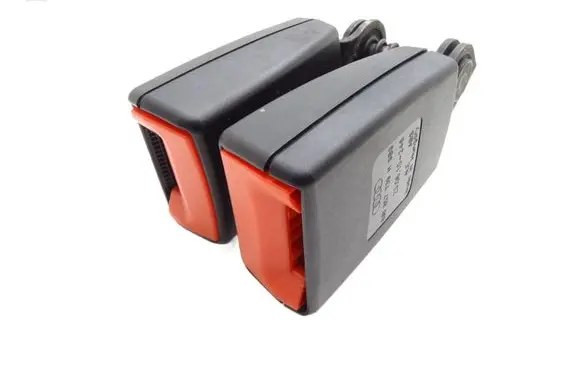 Volkswagen Scirocco Front seatbelt 8J8857739H