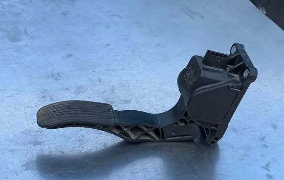 Mercedes-Benz Sprinter W906 Accelerator throttle pedal A4473000100 0280755023 ZGS001Q001