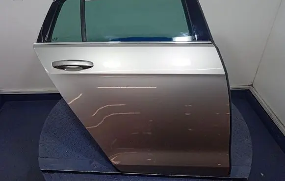 Volkswagen Golf Sportsvan Rear door 