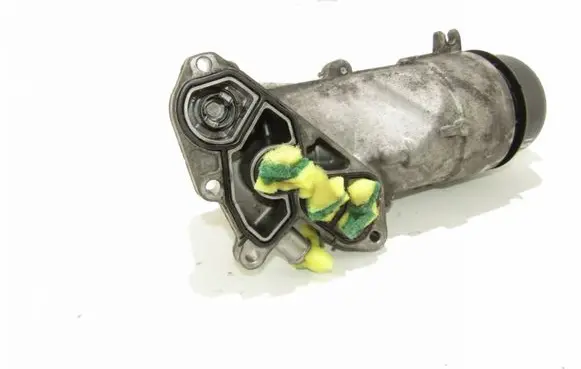 Oil filter mounting bracket
