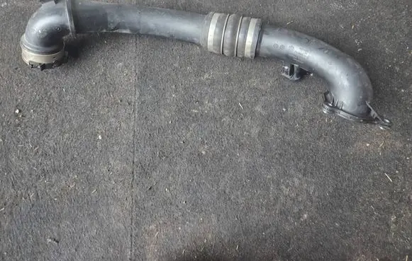 BMW 5 G30 G31 Intercooler hose/pipe 8601684 11884414