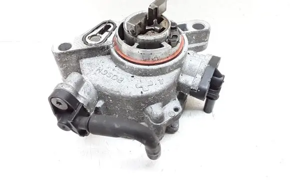 Volvo V60 Vacuum pump 9804021880