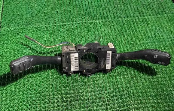 Volkswagen Golf IV Wiper turn signal indicator stalk/switch 1J0953513