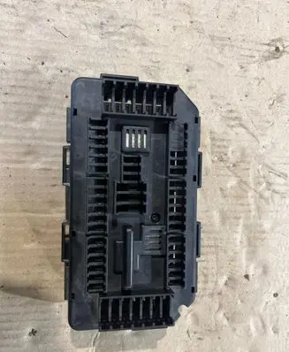 BMW 1 F20 F21 Fuse module 1000009606L 19098000001 922487903