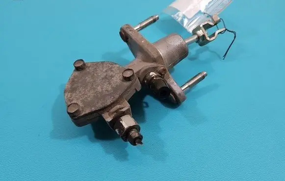 Clutch slave cylinder