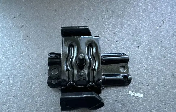 Nissan Terrano Engine mount bracket 112100F002