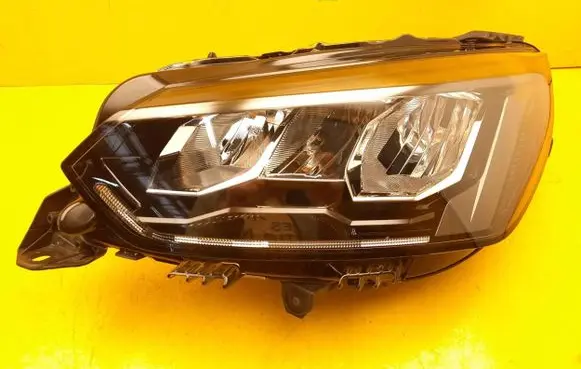 Peugeot 2008 II Headlight/headlamp 9833036380