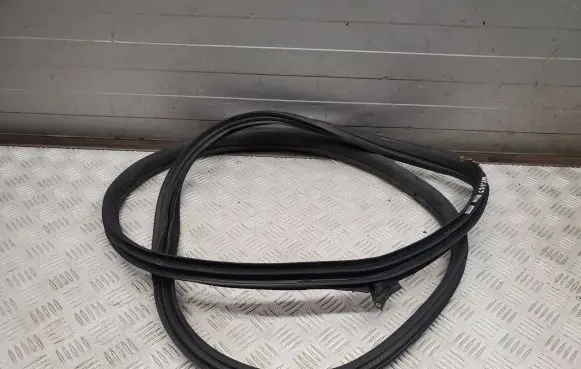 Mercedes-Benz CLS C218 X218 Front door rubber seal A2187202078