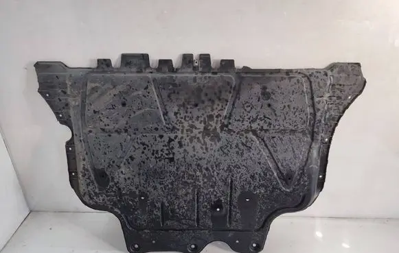 Skoda Karoq Engine splash shield/under tray 5Q0825236