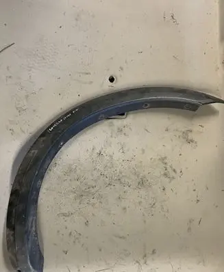 Opel Frontera B Rear arch trim