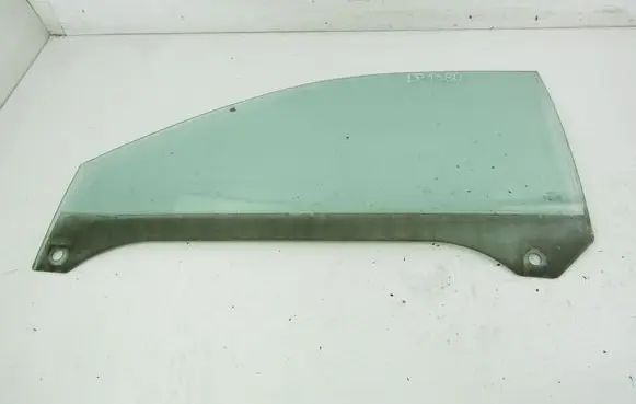 Audi A3 S3 8L Front door window glass four-door 
