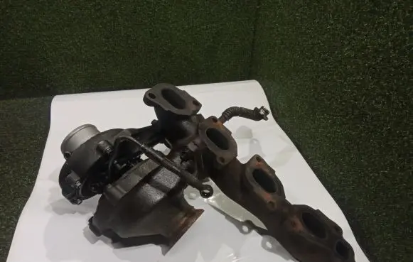 Opel Insignia A Exhaust manifold 55565985 428702815 912AR49