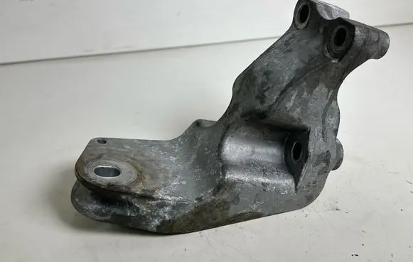 Ford Mustang VI Engine mounting bracket X05303A