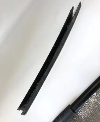 Nissan Qashqai J12 Rear door windshield rail 