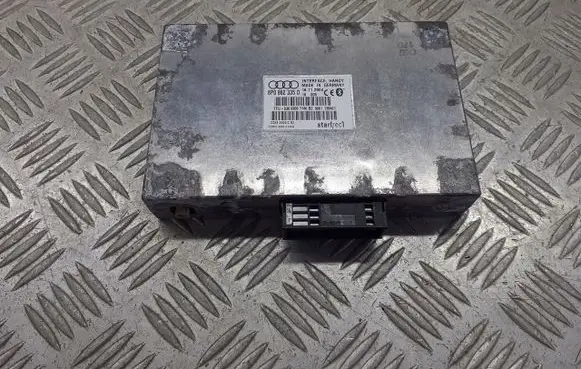 Audi A4 S4 B6 8E 8H Bluetooth control unit module 8P0862335D