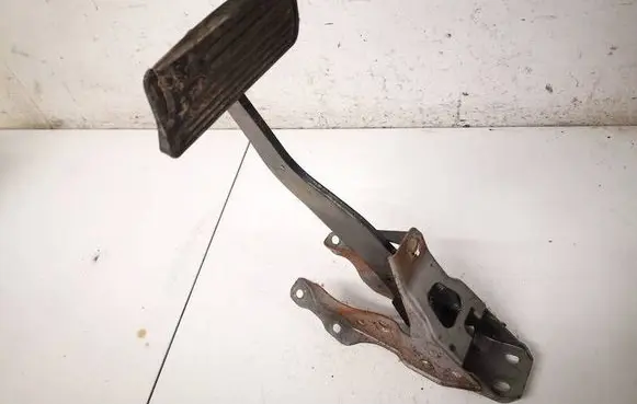 Honda CR-V Brake pedal 