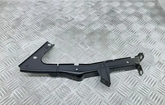 Audi A5 8T 8F Fender mounting bracket 8T0821135