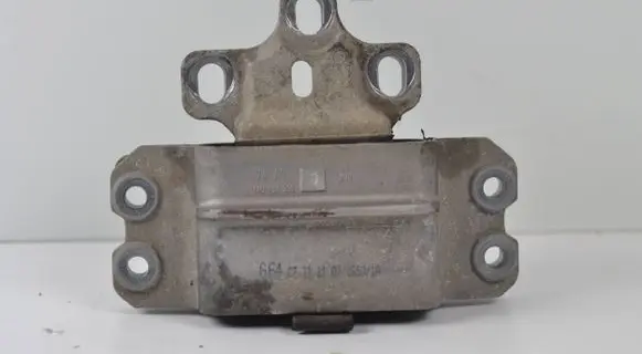 Volkswagen Golf V Engine mount bracket 1K0199555