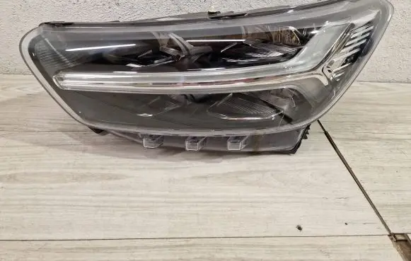 Volvo XC40 Headlight/headlamp 31655988