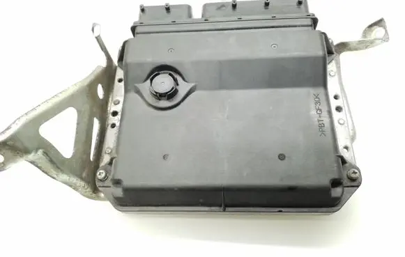 Toyota Avensis T270 Engine control unit/module 8966105F20