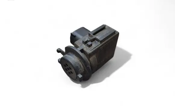 Volvo V70 Air quality sensor 8674719