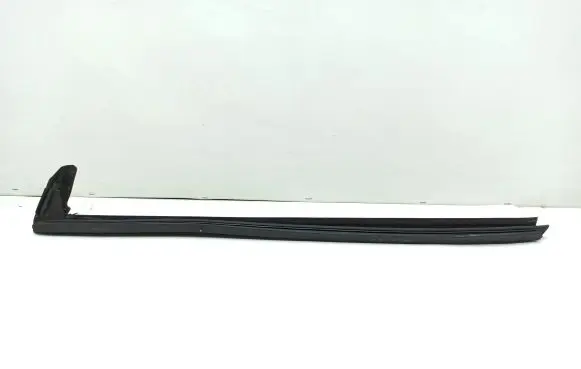 Mercedes-Benz CLK A209 C209 Rubber seal rear door window/glass 