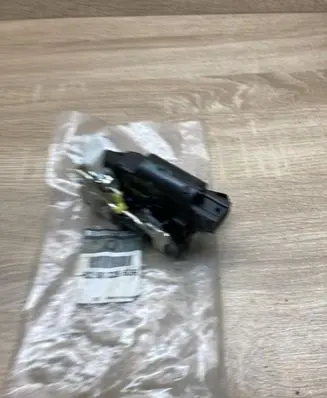 Dacia Lodgy Rear door lock 825032860R