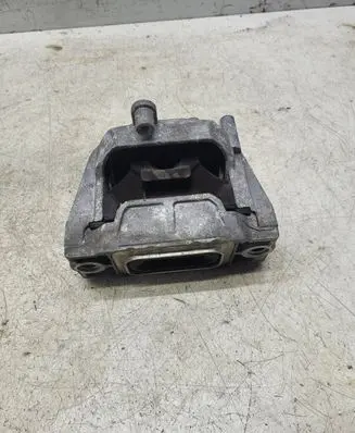Skoda Superb B6 (3T) Engine mount bracket HM3060M02