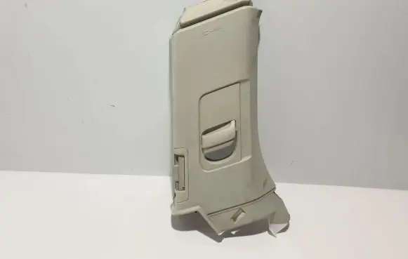 (D)pillar trim (top)
