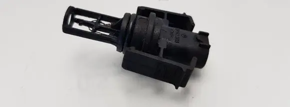 Mercedes-Benz E W210 Intake air temperature sensor 0005422818