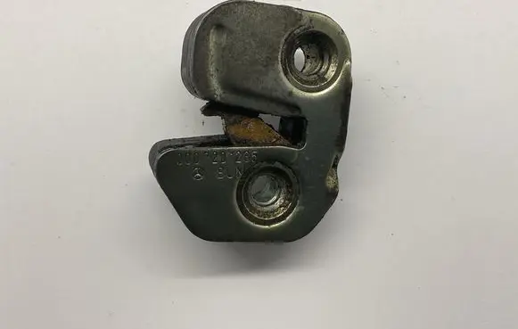 Mercedes-Benz 100 W631 Front door lock 0007201235
