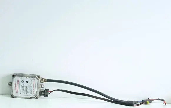 Mazda 3 I Headlight ballast module Xenon 10R020547
