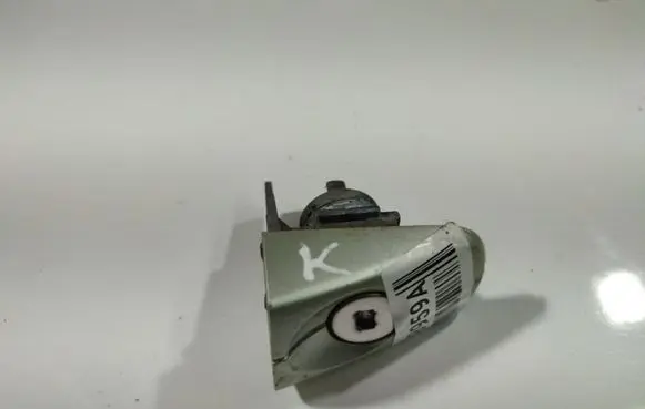 Ford Focus C-MAX Front door lock (next to the handle) 3M5AR21990A