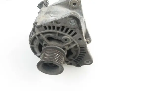 Volkswagen Golf III Generator/alternator 028903025H 0123310001