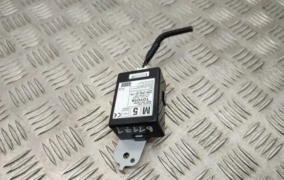 Toyota RAV 4 (XA40) Door control unit/module 8974042050