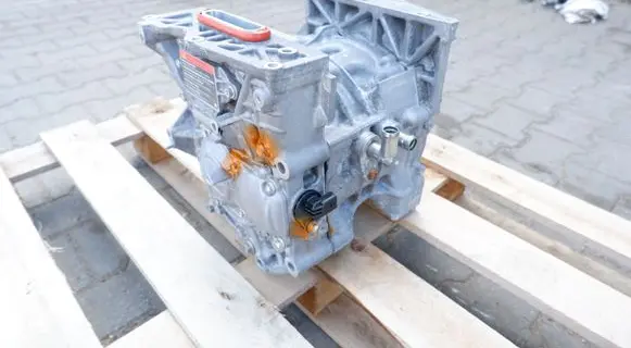 Nissan Leaf II (ZE1) Electric car motor EM57